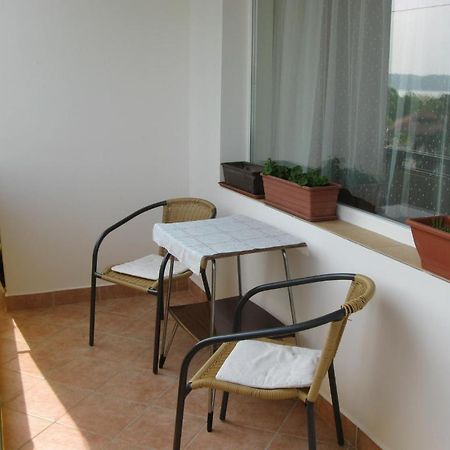 Liliom Apartments Balatonfuered 客房 照片